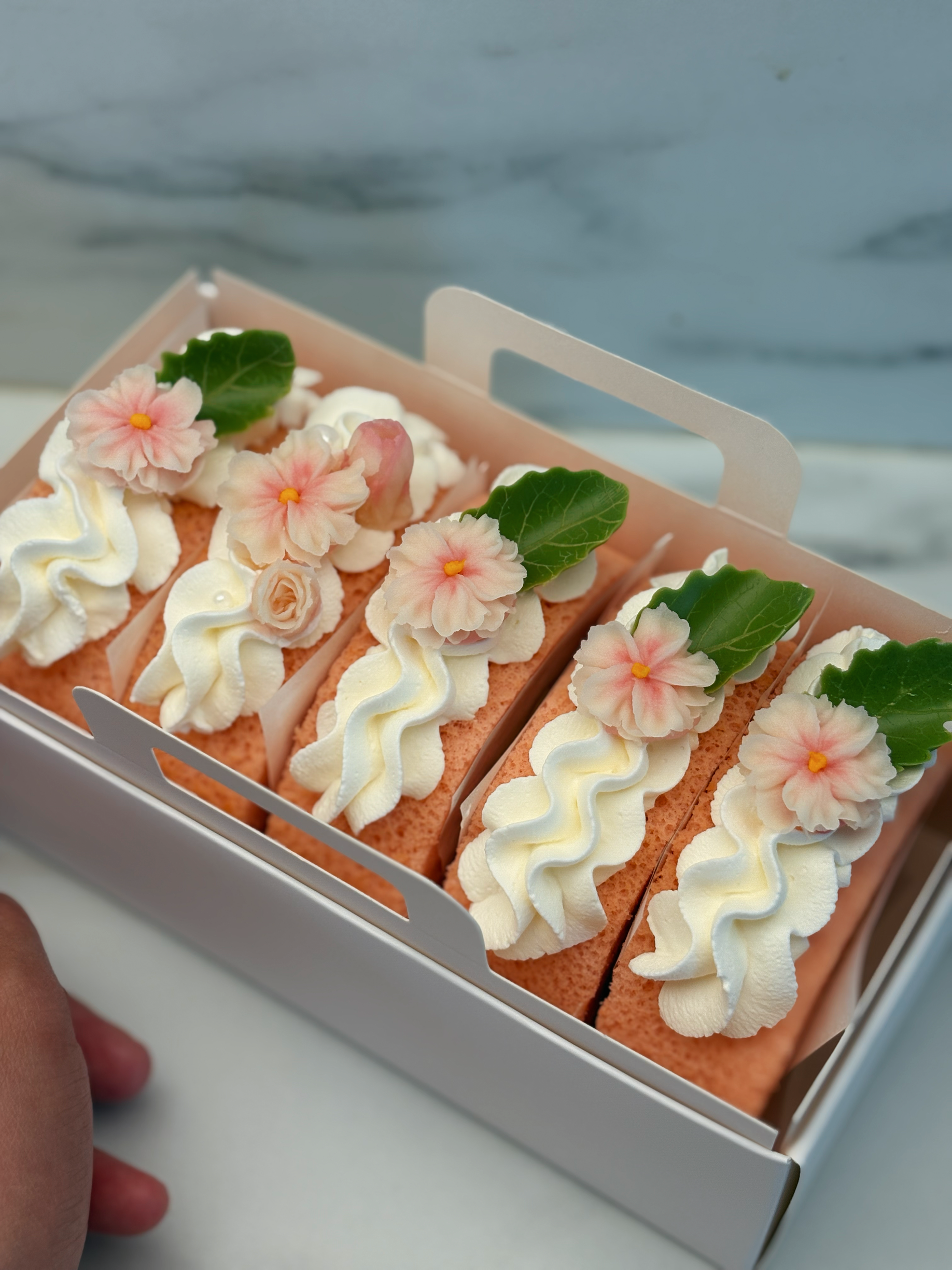 Floral Design Cake Roll- White Bean Paste Cream