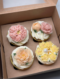  floral cupcake Set of 4 - White Bean Cream Paste/Butter Cream