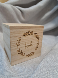 Houten spaarpot | Met naam | Kransje