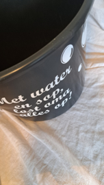 Emmer | Met water en sop..