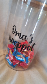 Oma's snoeppot | Bruin