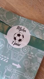 Traktatiesticker  | Met naam en leeftijd | Voetbal