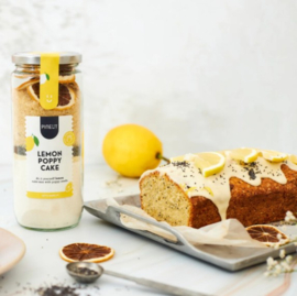 Pineut | Lemon poppy cake