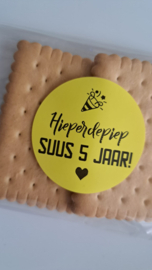 Traktatiesticker  | Met naam en leeftijd | Hoedje