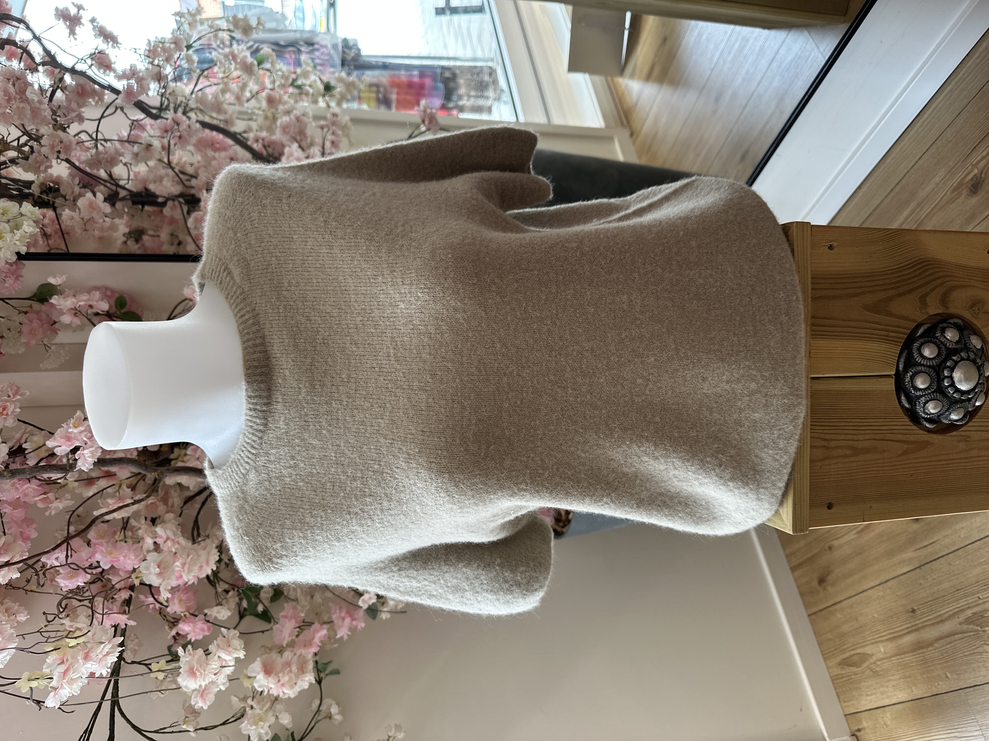 Zacht gebreid truitje met baby alpaca wol - Beige