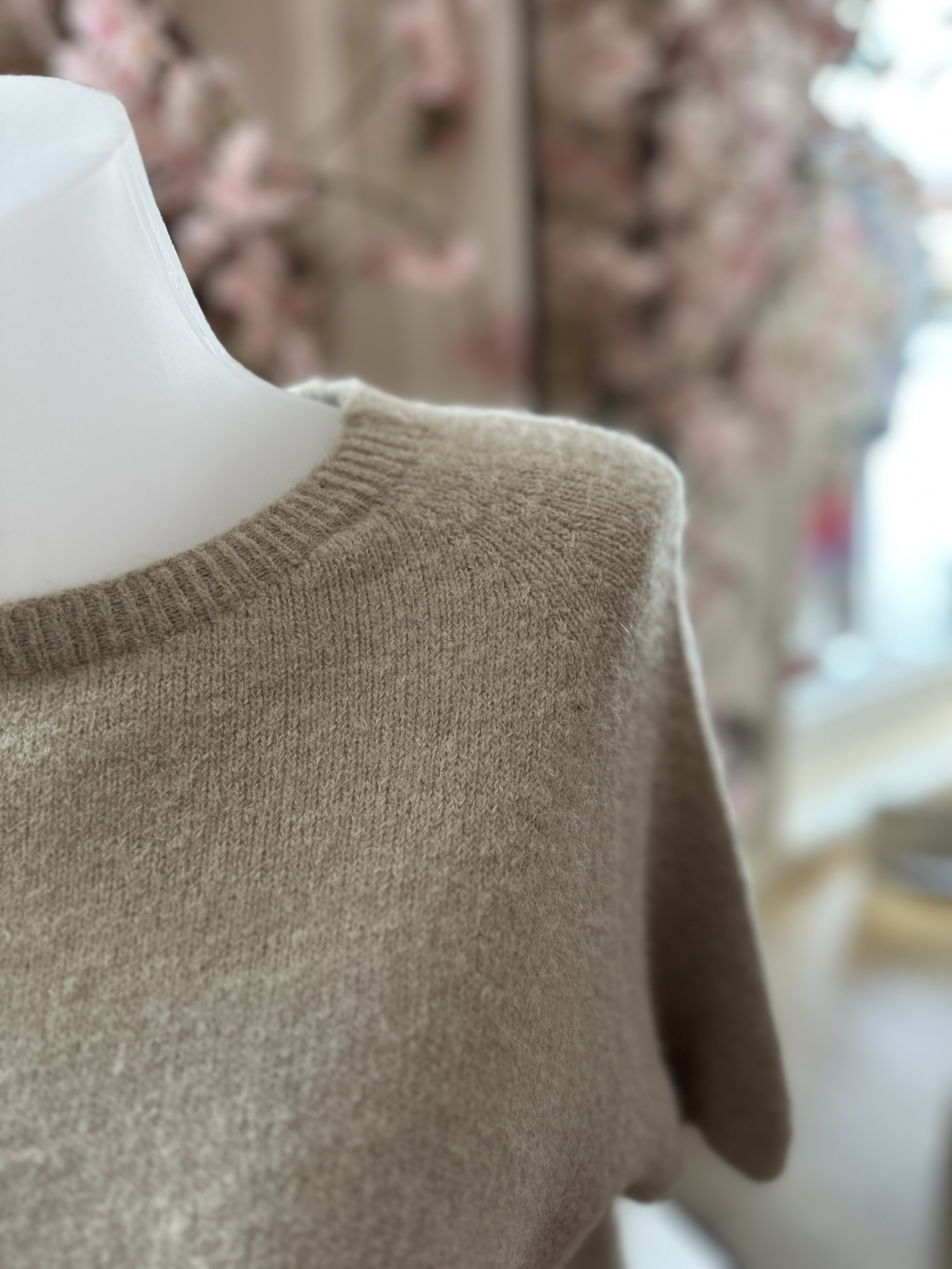 Zacht gebreid truitje met baby alpaca wol - Beige