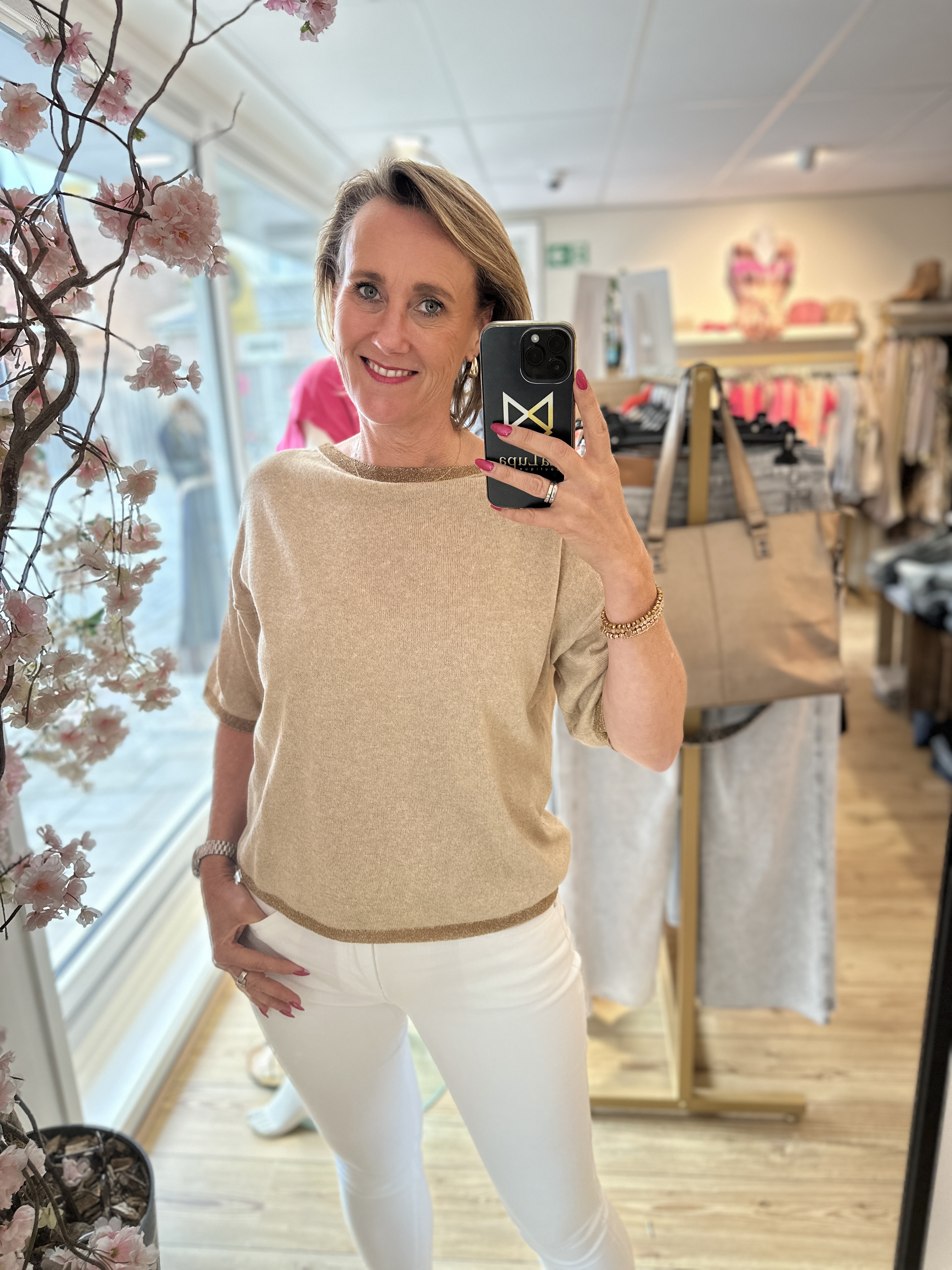 Katoenen top met boothals en lurex camel