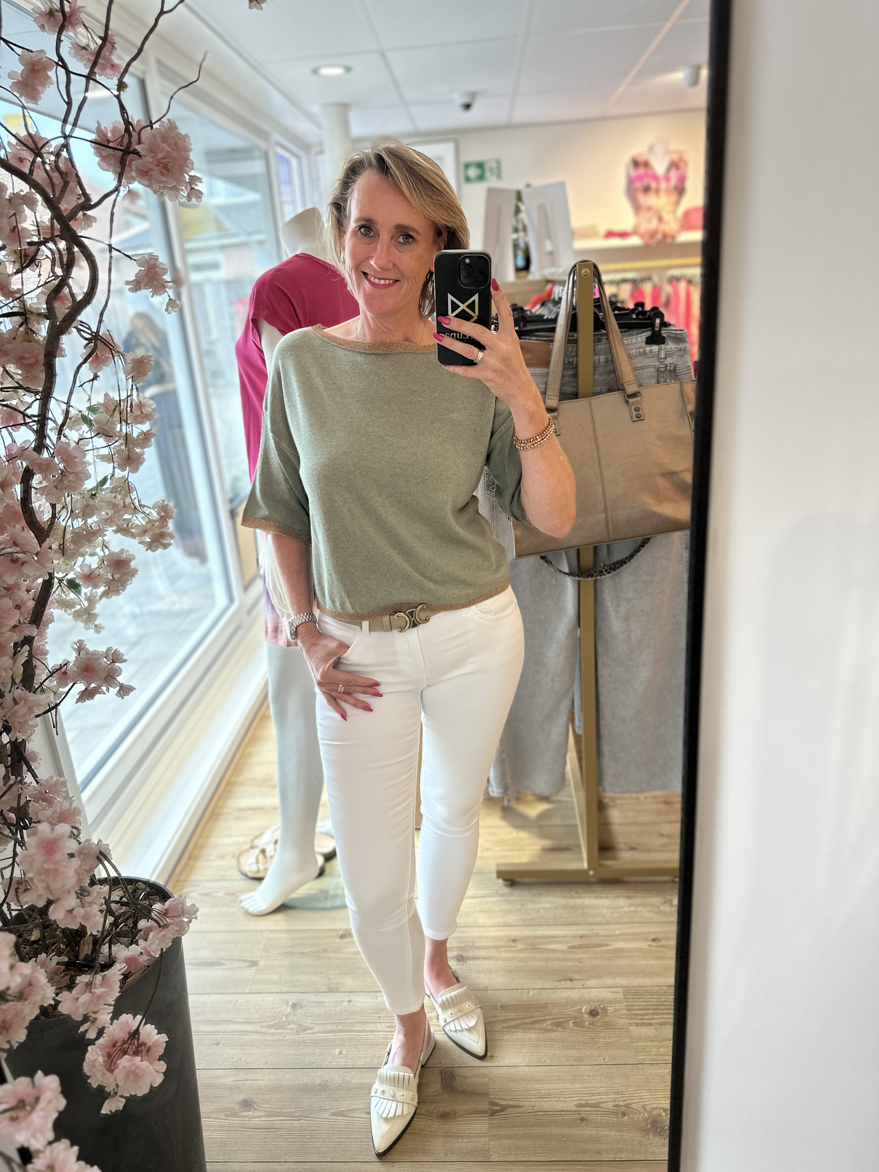 Katoenen top met boothals en lurex groen