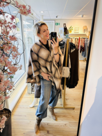 Poncho ruit bruin