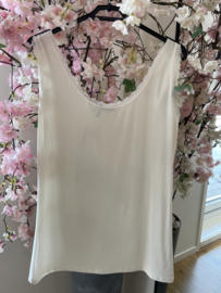 Basis topje off white kant