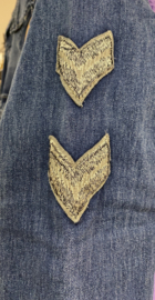 Place du Jour jeans jasje Maggy met emblemen
