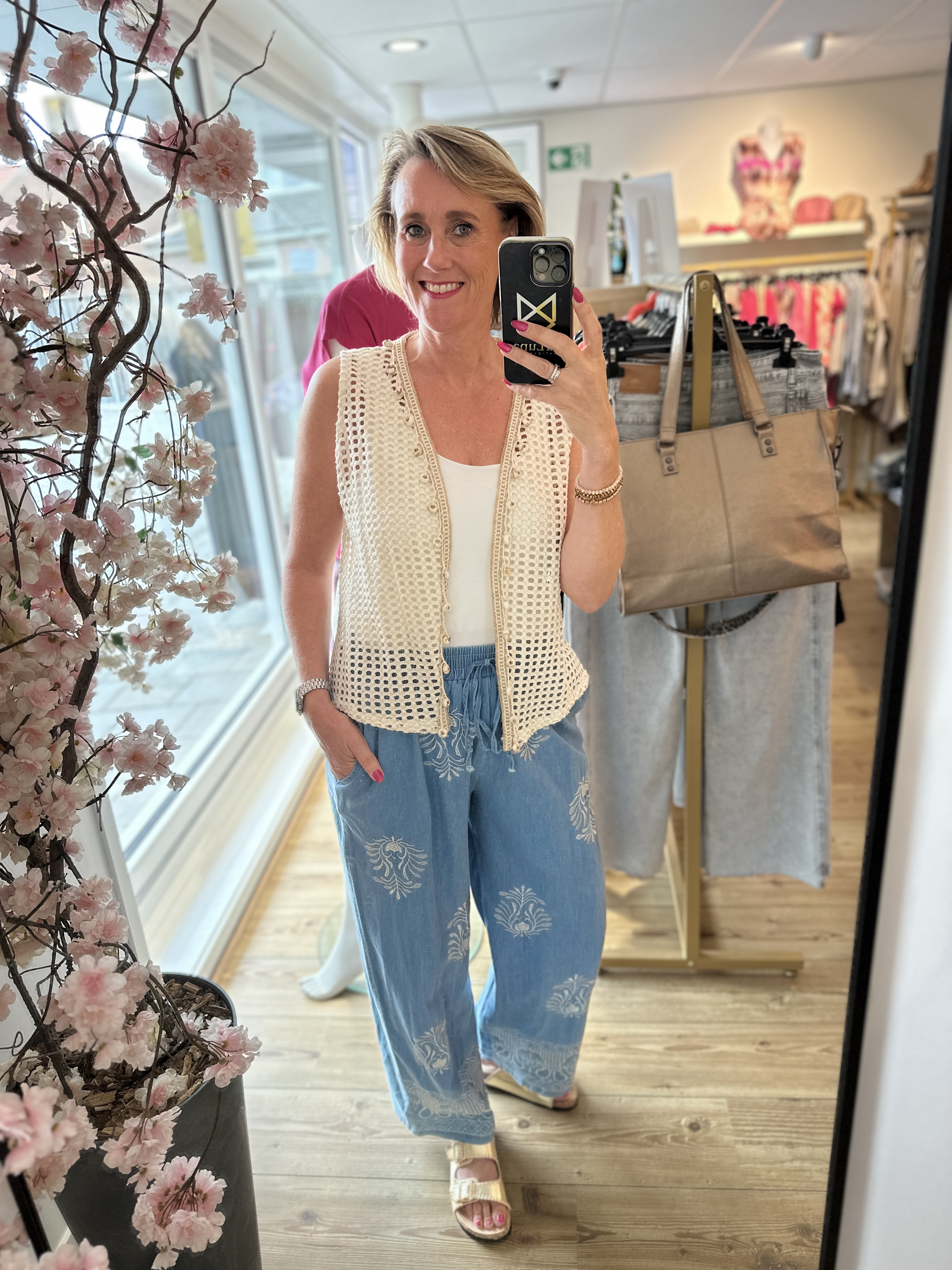 Lamiar wijde lange denim pantalon met geborduurde print