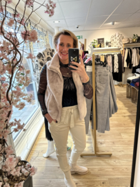 Musthave by Elja Mesh top