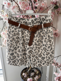 Gemma Ricceri short panter