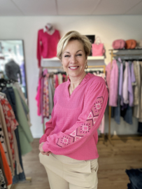 Wafel blouse met geborduurde aztec print