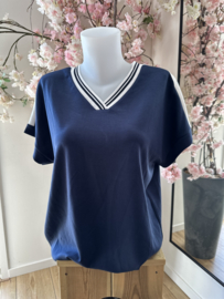 Musthaves  by Elja comfy top navy