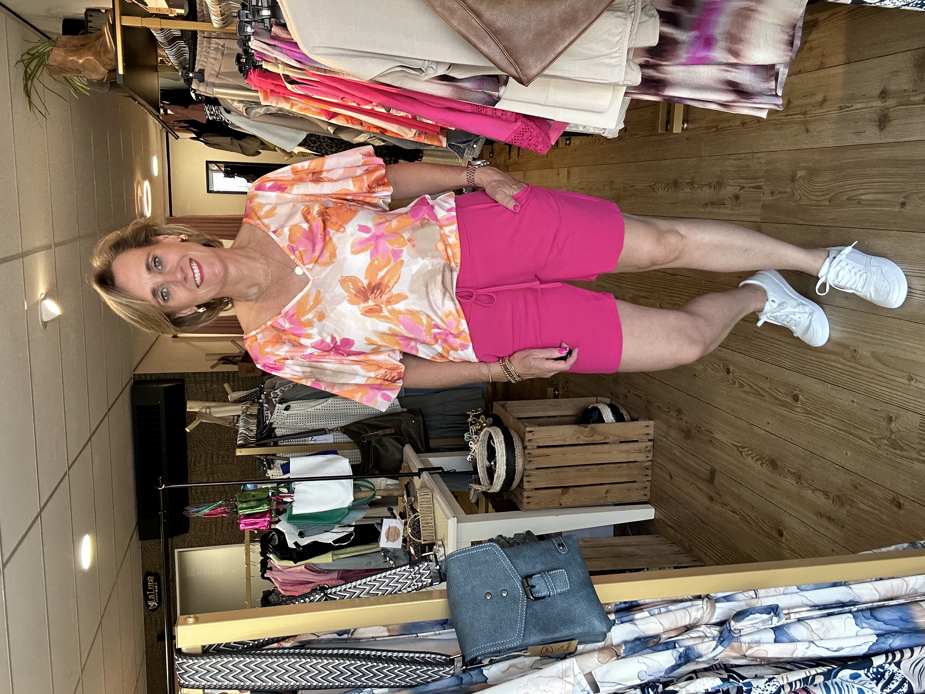 IZ NAIZ travelshort fuchsia 3620
