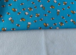 Blauw met bijtjes