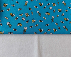 Blauw met bijtjes