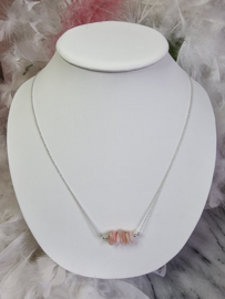Fijne zilveren ketting met roze maansteen