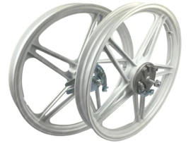 Wheel set 17 Inch x 1.60 White model as Bernardi / Mozzi Puch Maxi / Peugeot 103 MVL