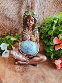 Moeder aarde (gaia) statue