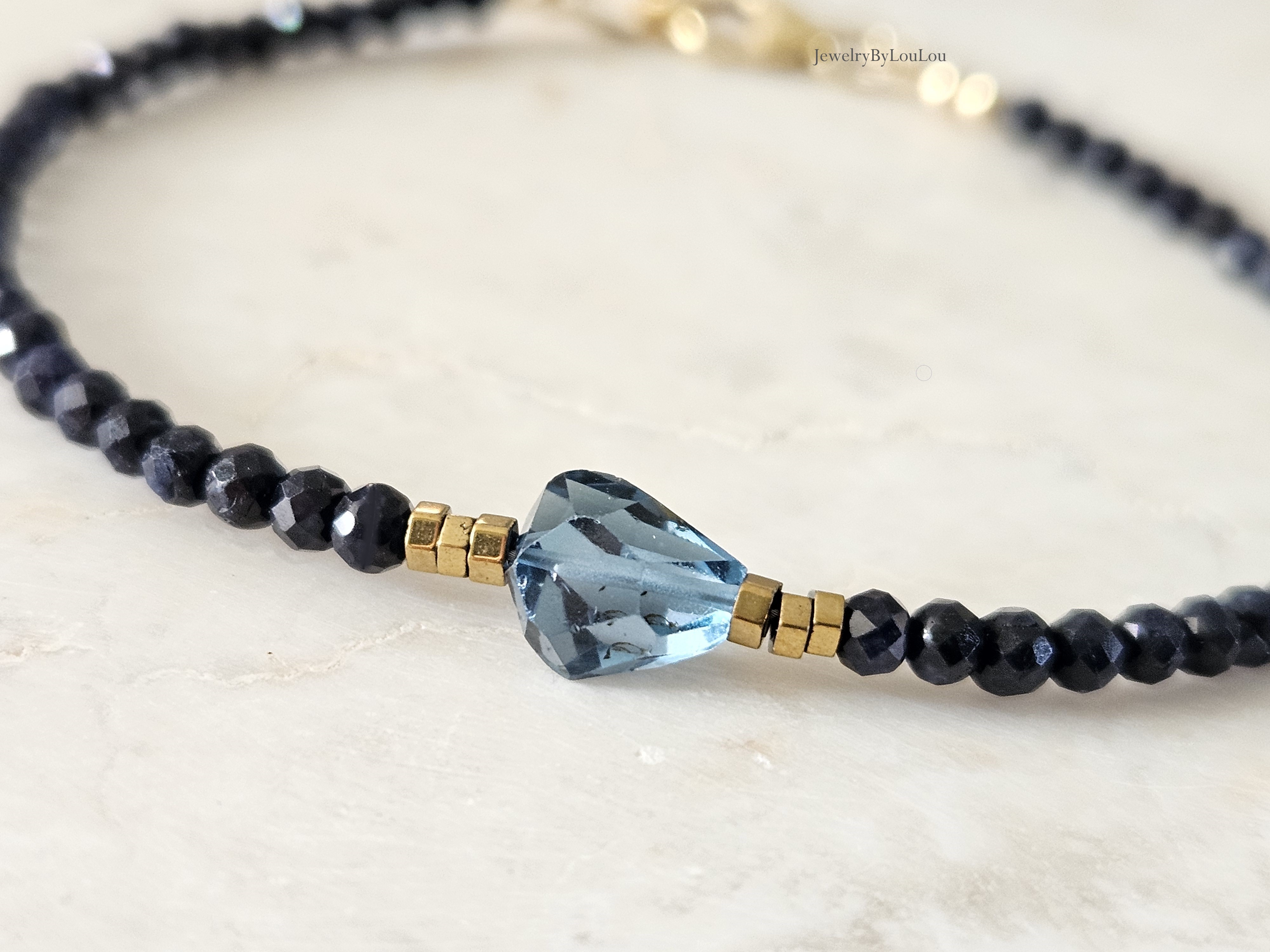 Blauwe saffier en London Blue Topaas kralen armband, leverbaar 14k goldfilled - 925 sterling zilver