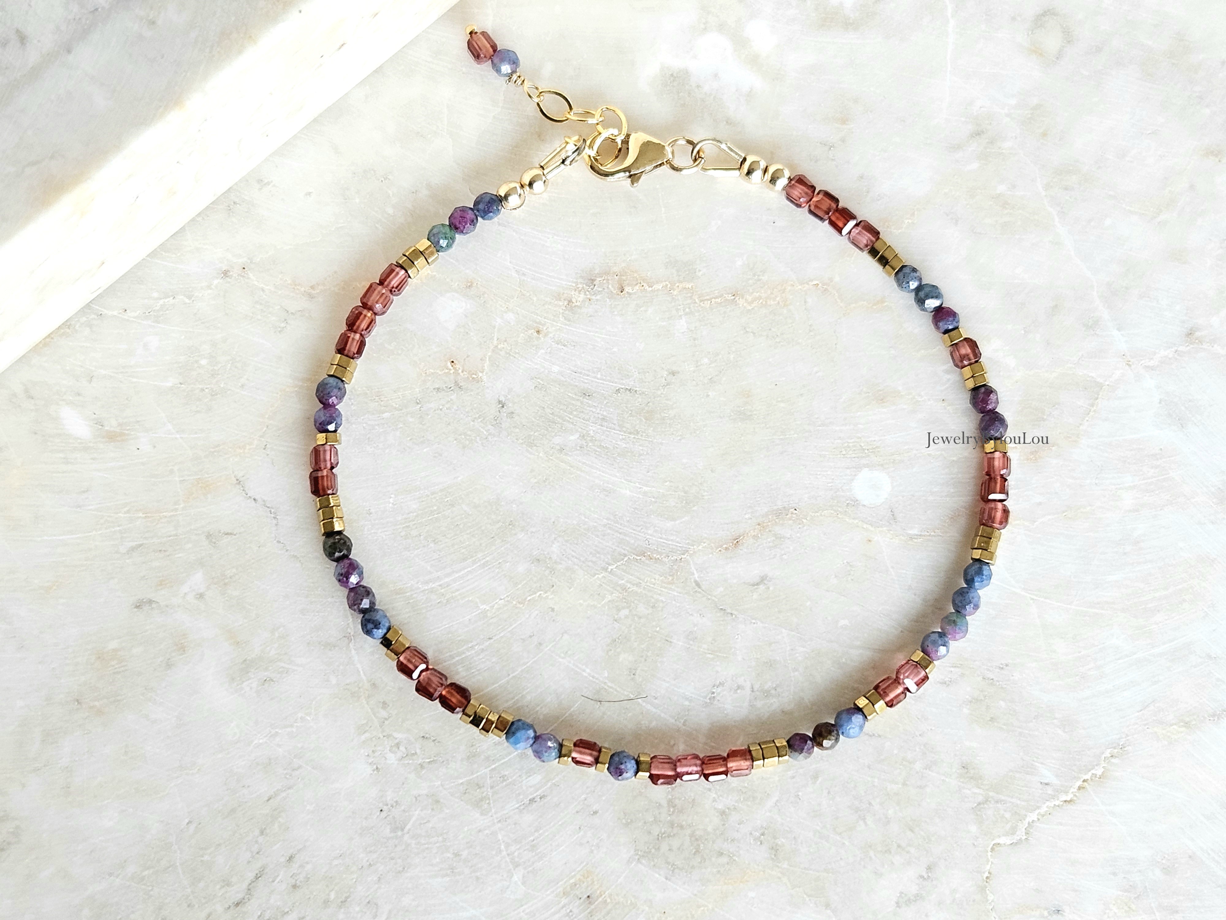 AAA Malaya Granaat en Robijn-Fuchsiet in Kyaniet en Hematiet kralen armband  14k goldfilled - 925 sterling zilver