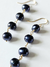 Zoetwaterparel oorbellen donkerblauw  14k goldfilled & 925 sterling zilver