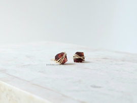 Rode granaat studs oorknopjes, 14k goldfilled - 925 sterling zilver