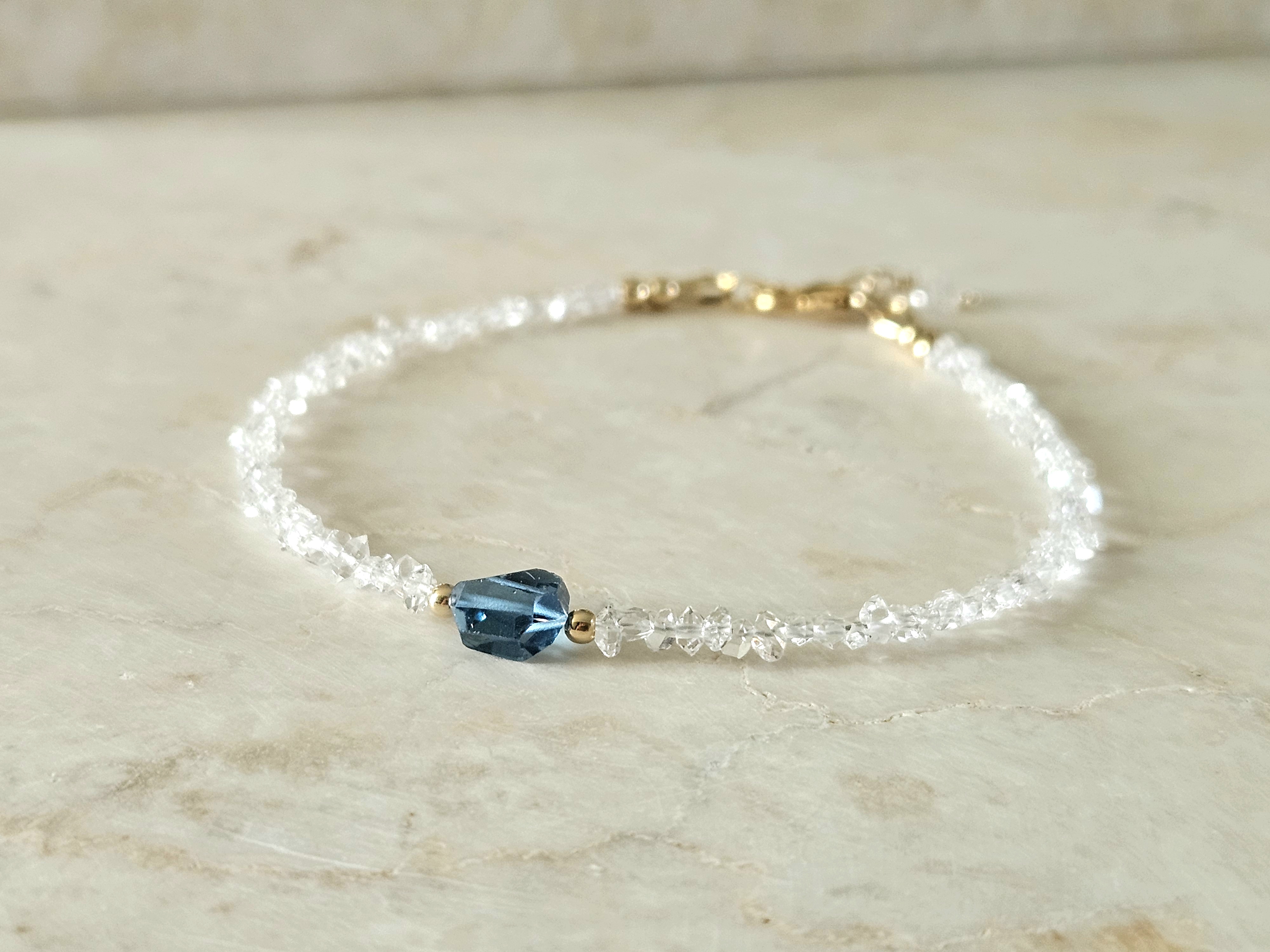 Herkimer diamanten en London Blue Topaas  kralen armband, leverbaar 14k goldfilled - 925 sterling zilver