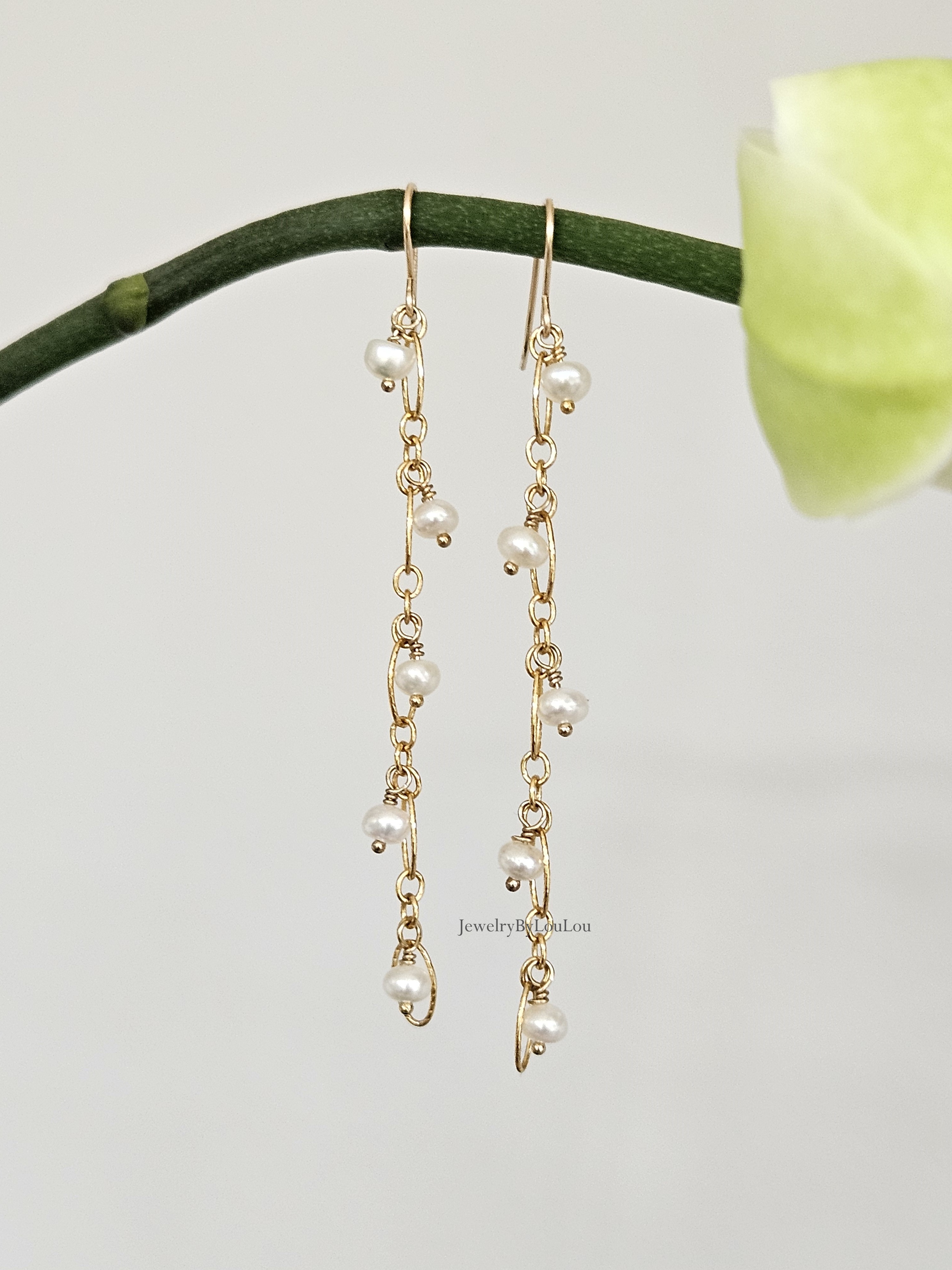 Lange fijne zoetwaterparel oorbellen  14k goldfilled & 925 sterling zilver