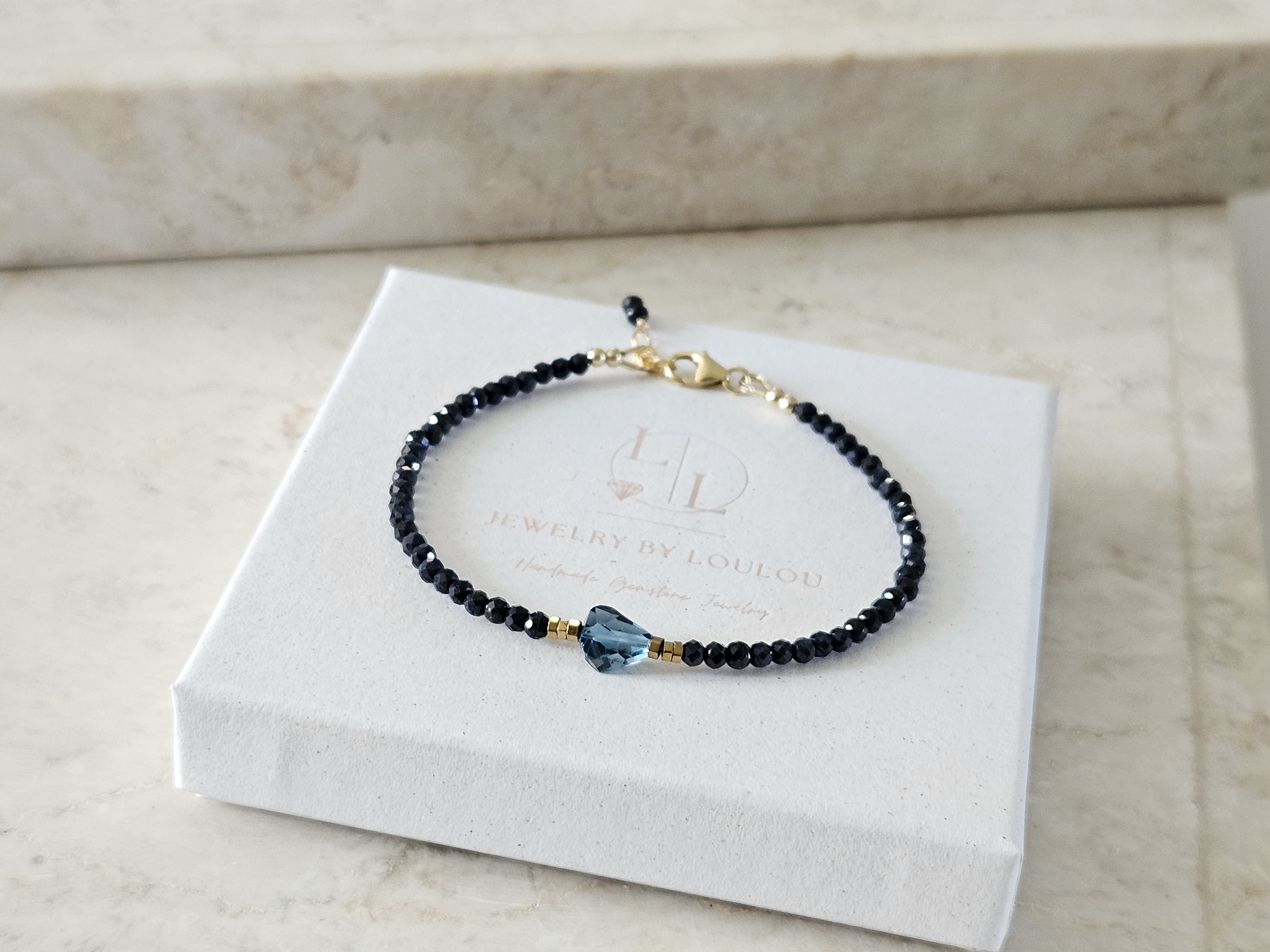 Blauwe saffier en London Blue Topaas kralen armband, leverbaar 14k goldfilled - 925 sterling zilver