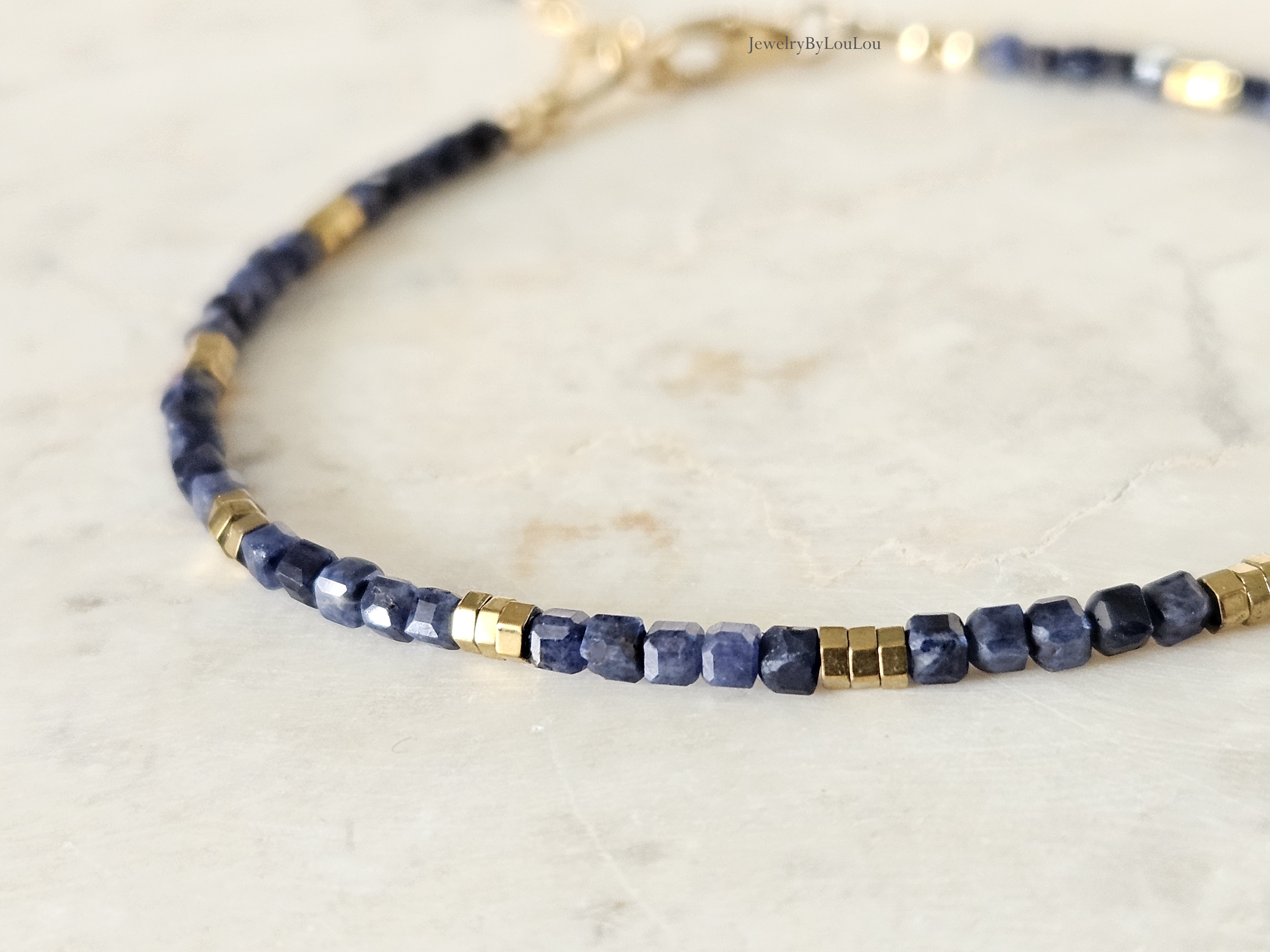 Blauwe saffier kralen armband, leverbaar 14k goldfilled - 925 sterling zilver