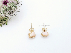 Roze Opaal studs oorbellen, leverbaar in 14k goldfilled & 925 sterling zilver