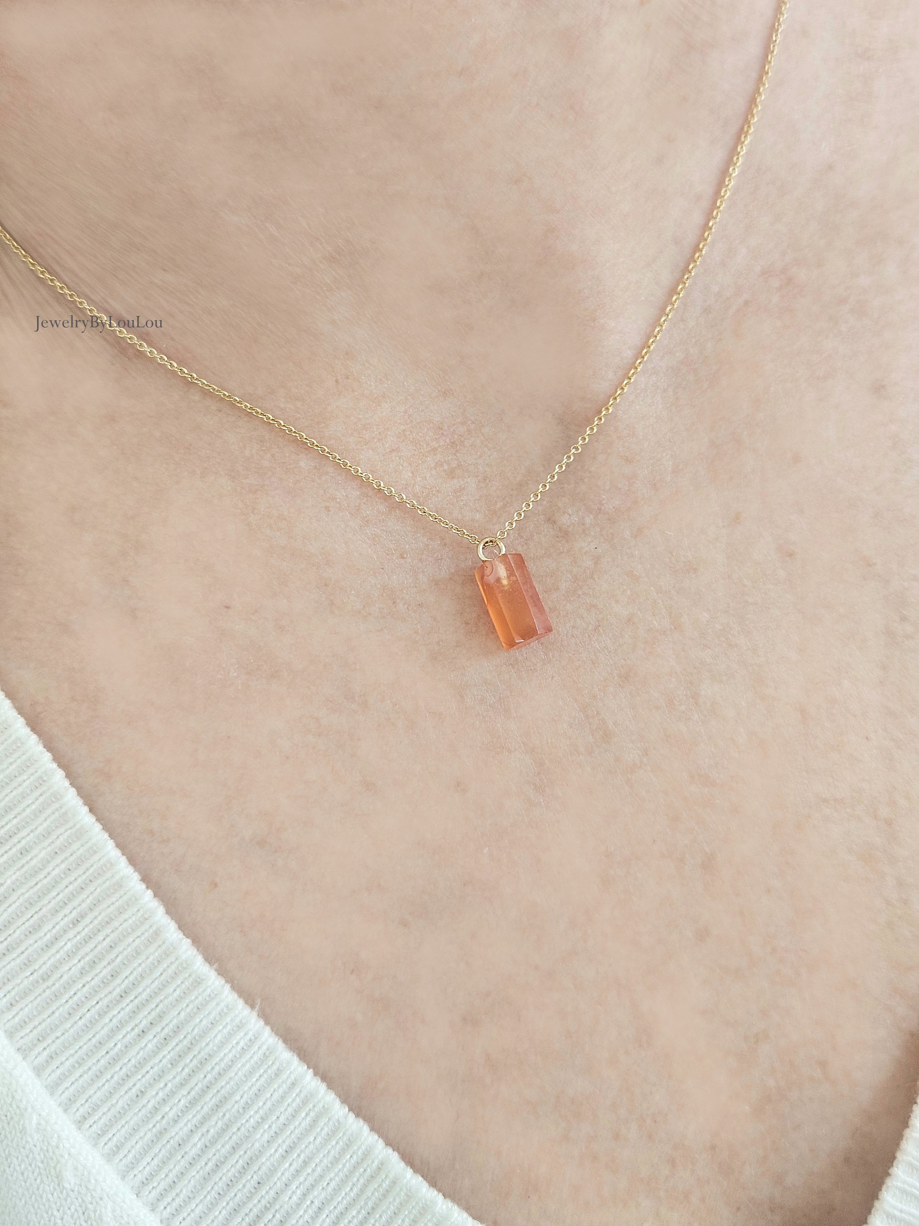 Delicate necklace with a Carnelian pendant- 14k goldfilled - 925 sterling silver