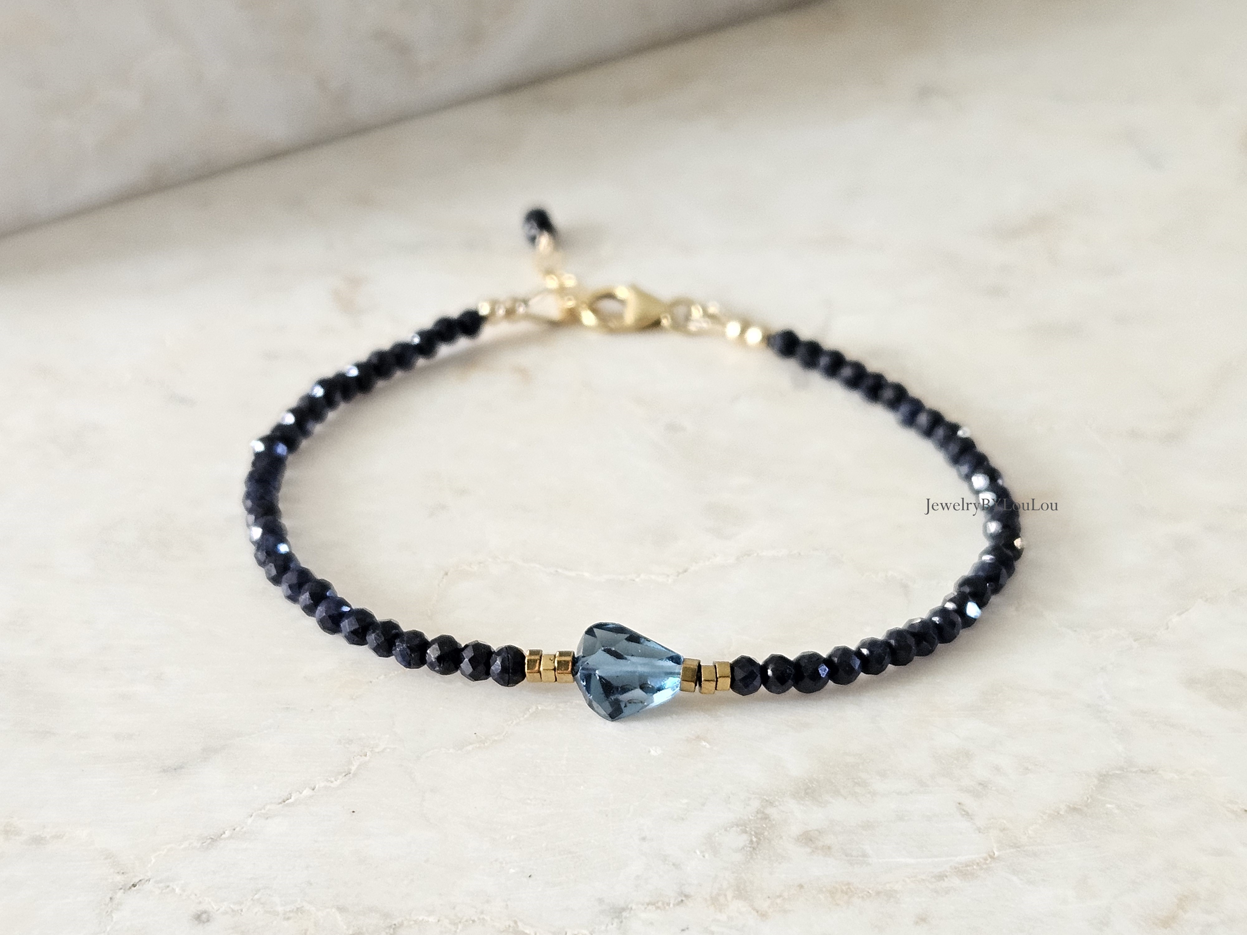 Blauwe saffier en London Blue Topaas kralen armband, leverbaar 14k goldfilled - 925 sterling zilver
