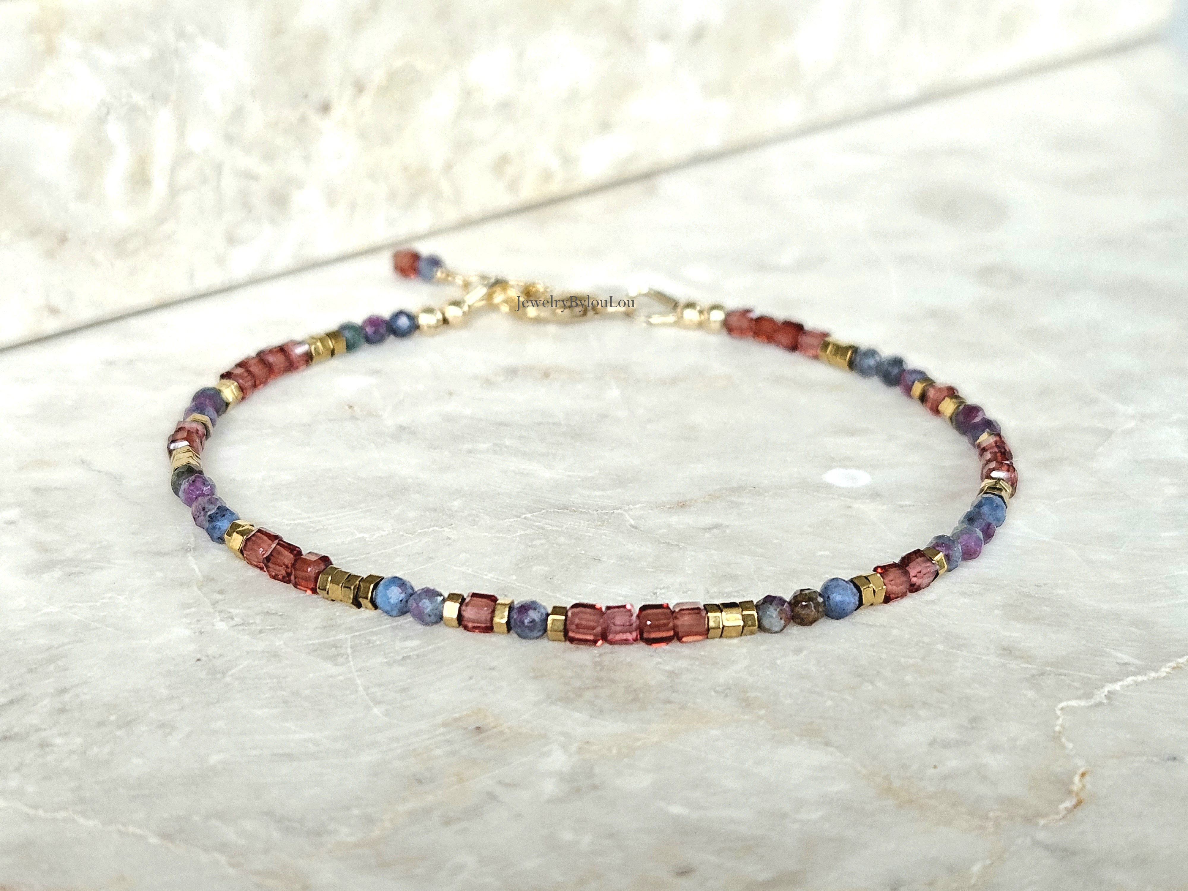 AAA Malaya Granaat en Robijn-Fuchsiet in Kyaniet en Hematiet kralen armband  14k goldfilled - 925 sterling zilver