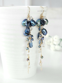 Peacock zoetwaterparels, Herkimer diamant en teal Kyaniet cluster oorbellen
