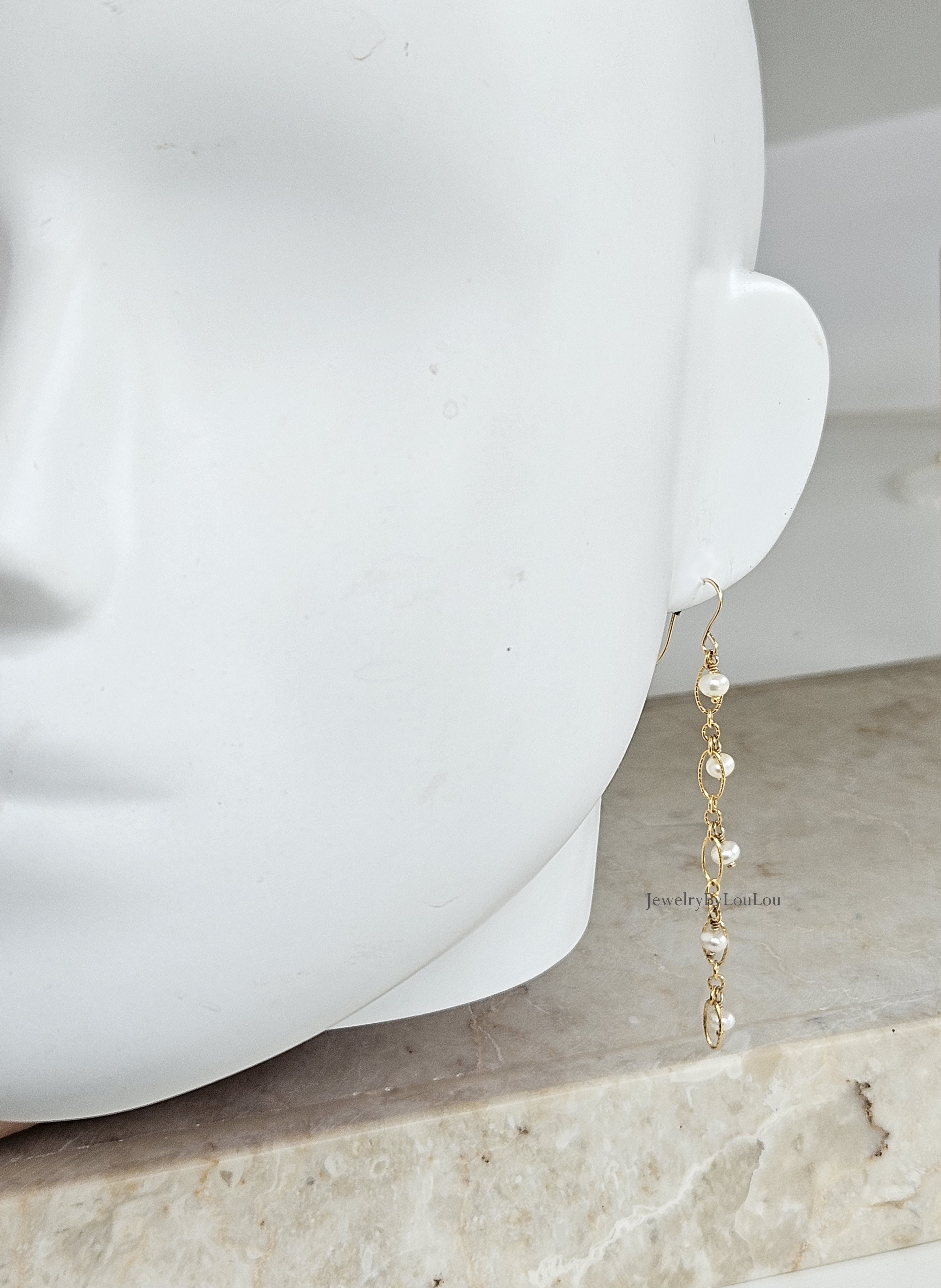 Lange fijne zoetwaterparel oorbellen  14k goldfilled & 925 sterling zilver