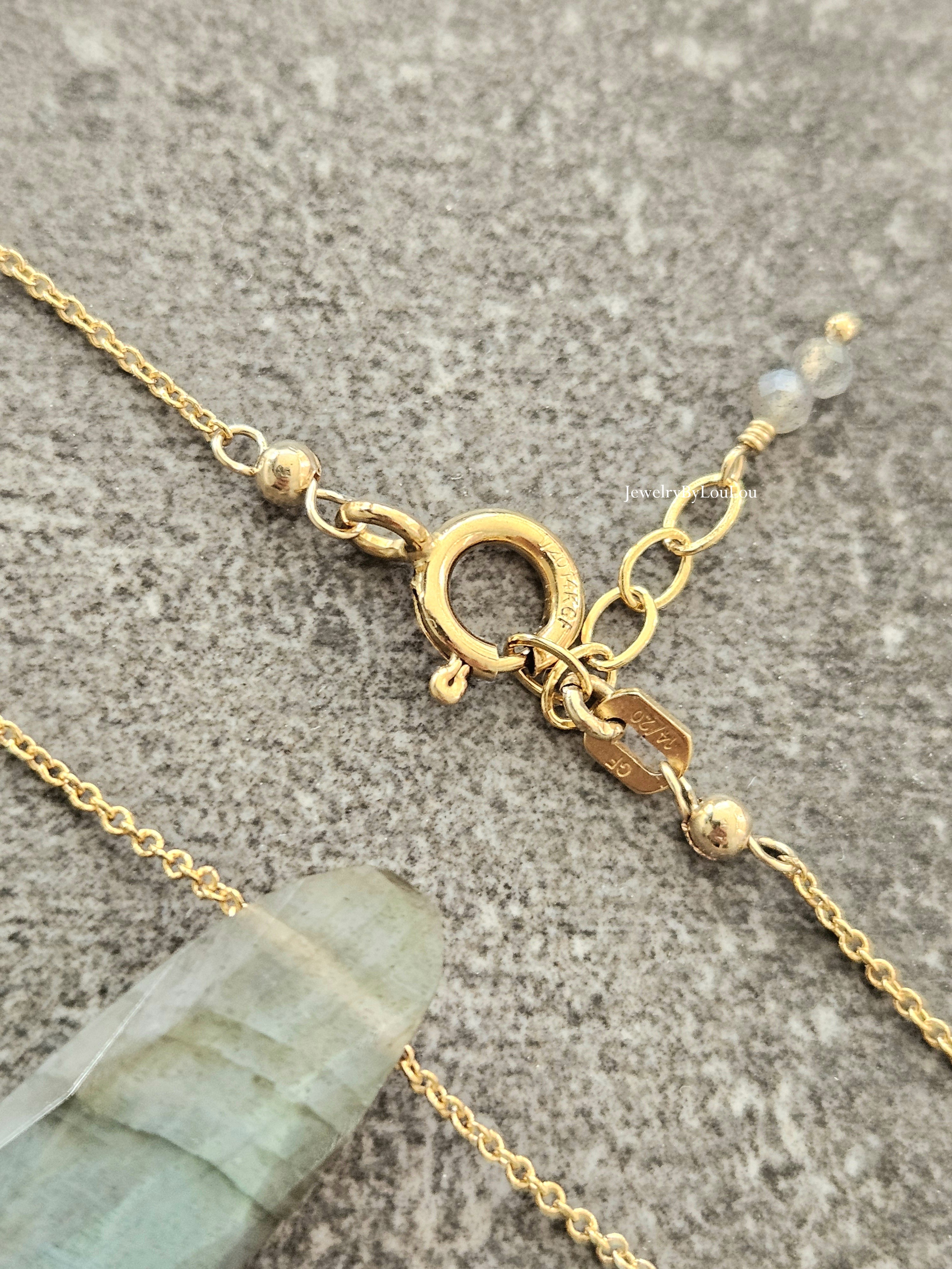 Fijn kettinkje met Labradoriet hanger, 14k goldfilled & 925 sterling zilver