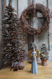 Engel antique zacht blauw met schaaltje