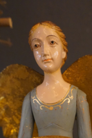 Engel antique groen met hand beschilderd jurkje