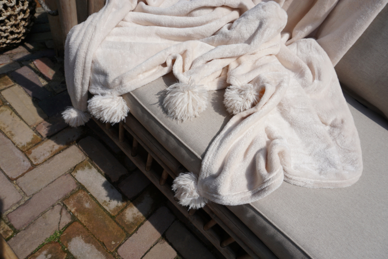 Beige fleece deken | Kussens, plaids en | Catharina Home