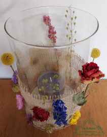 Vaas met jute en droogbloemen DIY