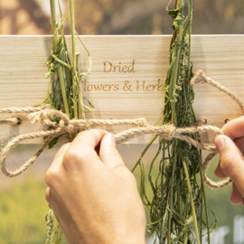 Hanger met droogbloemen