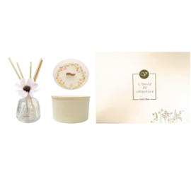Cadeaubox (150ml geurstokjes met zijden bloem &250g geurkaar