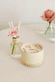 Cadeaubox (150ml geurstokjes met zijden bloem &250g geurkaar