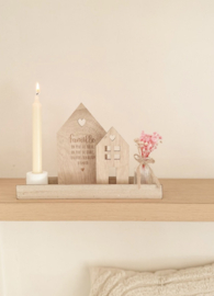 Cadeaubox huisje met tekst 'Famille' met kaars & vaasje