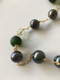 parelketting met frosted green stone en groene amethist
